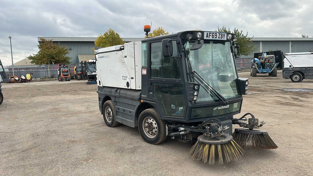 SCHMIDT SWINGO 200 - سياره كنس شوارع: صورة 1 SCHMIDT SWINGO 200 - سياره كنس شوارع: صورة 1