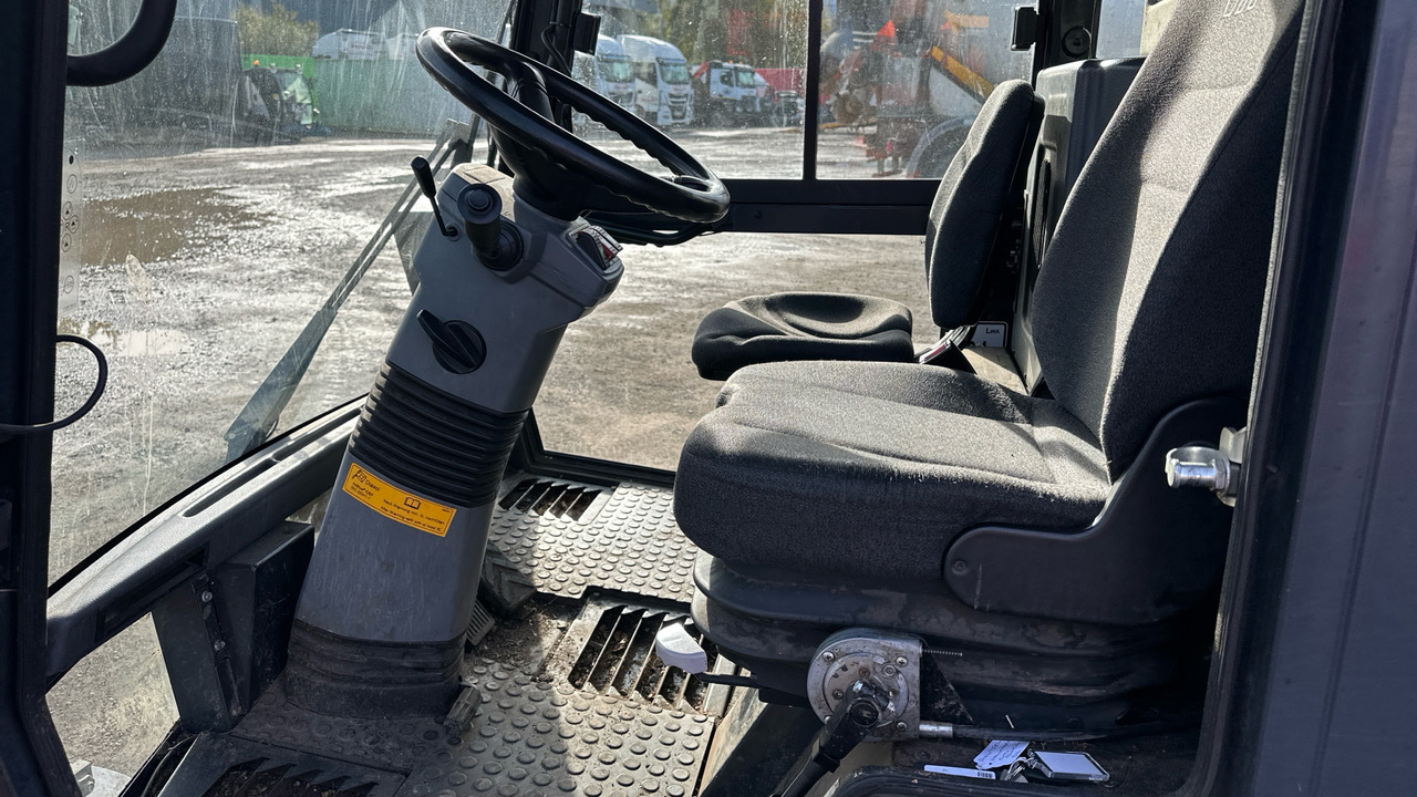 SCHMIDT SWINGO 200 - سياره كنس شوارع: صورة 5 SCHMIDT SWINGO 200 - سياره كنس شوارع: صورة 5