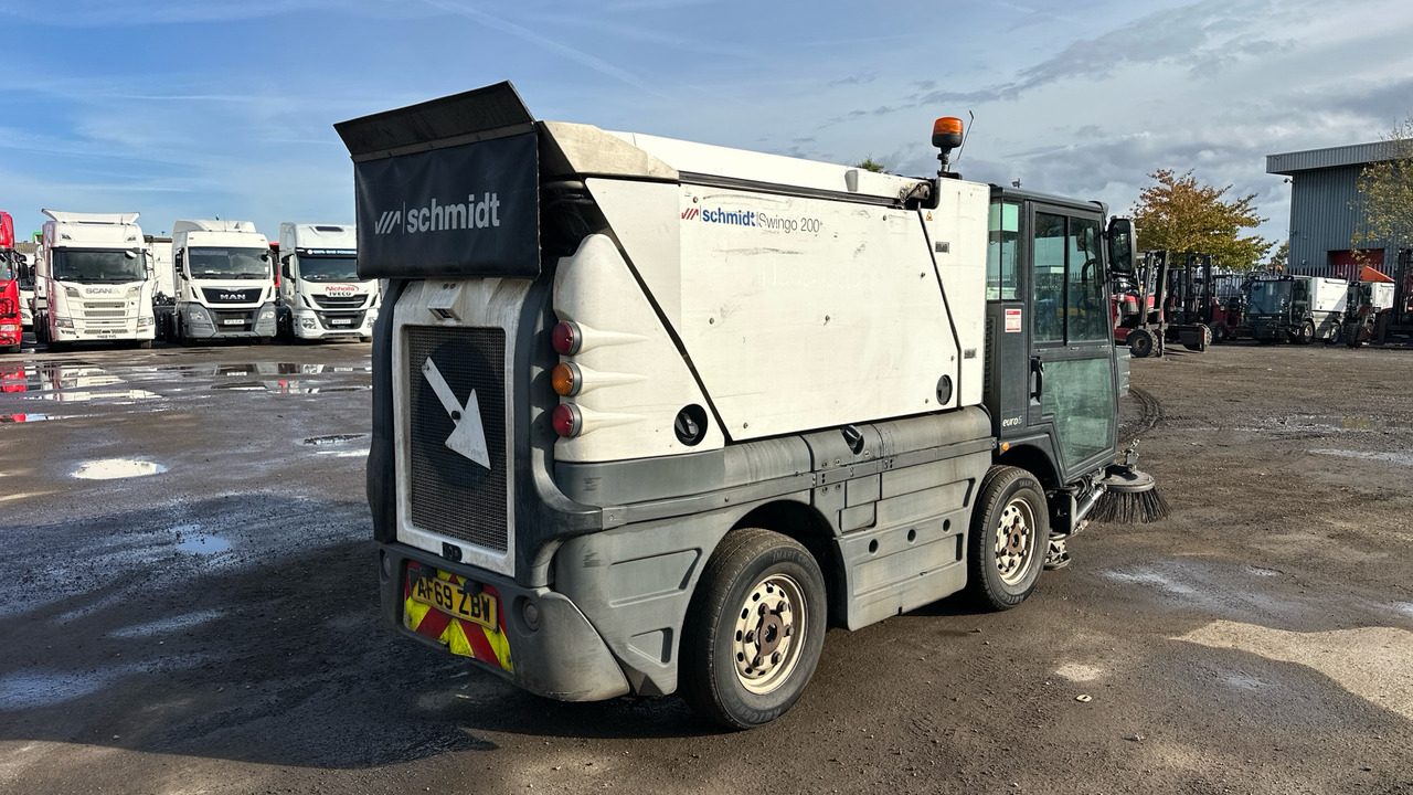 SCHMIDT SWINGO 200 - سياره كنس شوارع: صورة 4 SCHMIDT SWINGO 200 - سياره كنس شوارع: صورة 4