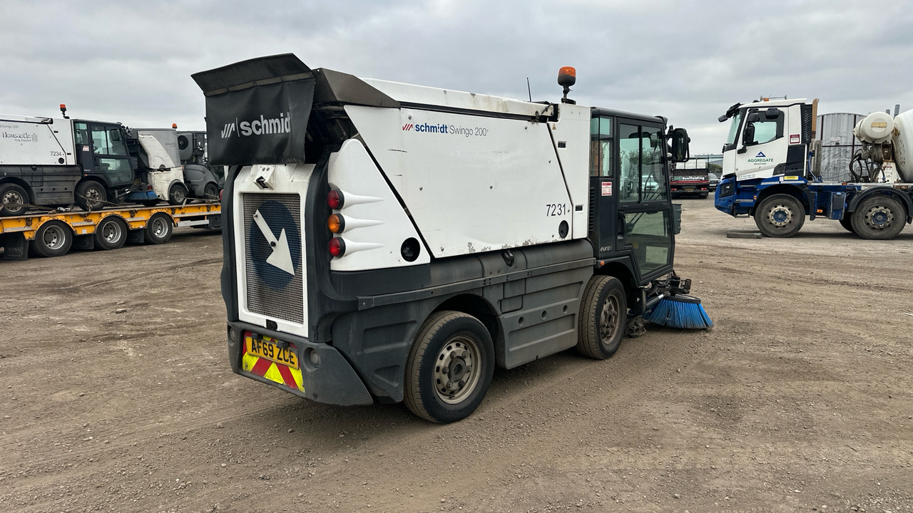 SCHMIDT SWINGO 200 - سياره كنس شوارع: صورة 4 SCHMIDT SWINGO 200 - سياره كنس شوارع: صورة 4