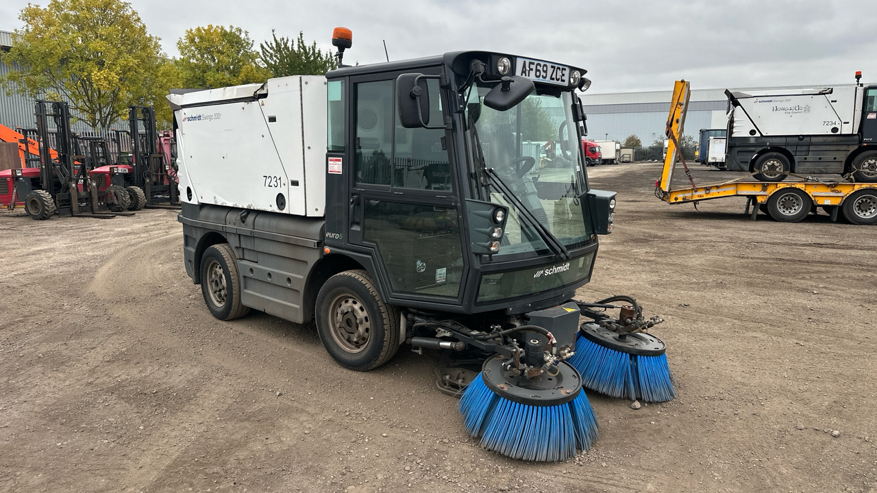 SCHMIDT SWINGO 200 - سياره كنس شوارع: صورة 1 SCHMIDT SWINGO 200 - سياره كنس شوارع: صورة 1