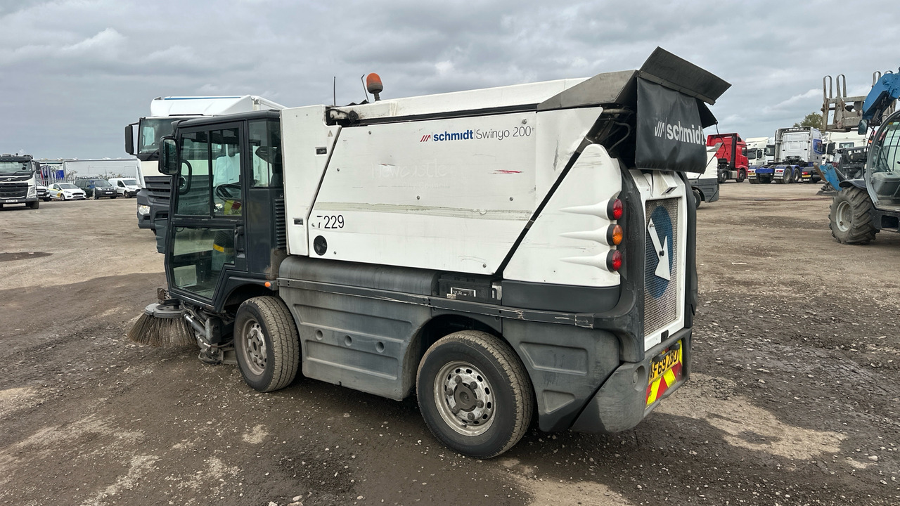 SCHMIDT SWINGO 200 - سياره كنس شوارع: صورة 3 SCHMIDT SWINGO 200 - سياره كنس شوارع: صورة 3