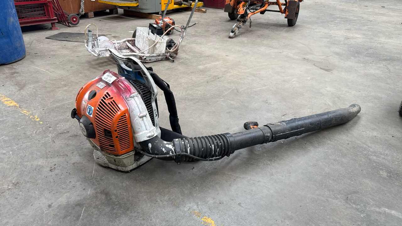 STIHL BR600 BACK PACK LEAF BLOWER - معدات الانشاءات: صورة 2 STIHL BR600 BACK PACK LEAF BLOWER - معدات الانشاءات: صورة 2