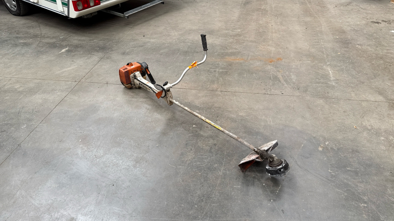 STIHL FS45C STRIMMER - معدات الانشاءات: صورة 3 STIHL FS45C STRIMMER - معدات الانشاءات: صورة 3
