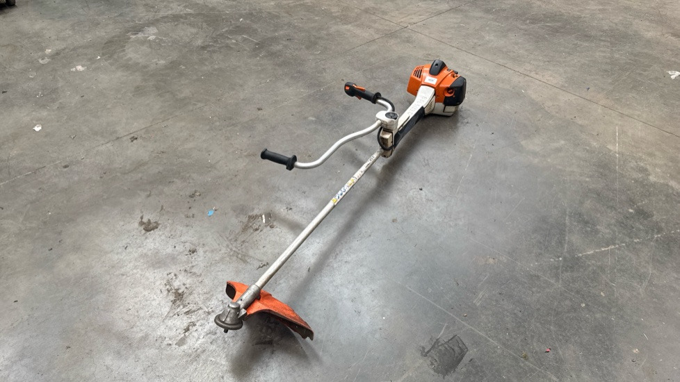 STIHL FS490C STRIMMER - معدات الانشاءات: صورة 2 STIHL FS490C STRIMMER - معدات الانشاءات: صورة 2