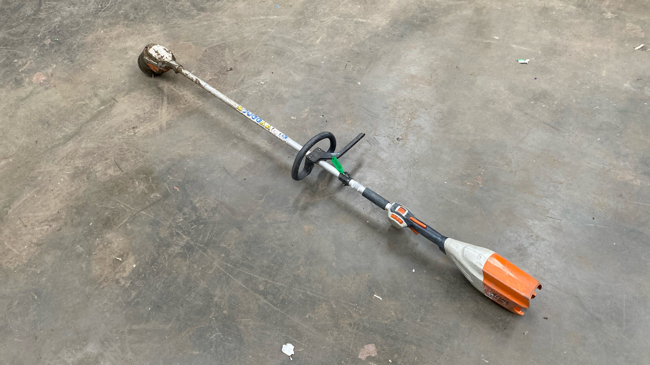 STIHL FSA90R STRIMMER * NO MOTOR* - معدات الانشاءات: صورة 1 STIHL FSA90R STRIMMER * NO MOTOR* - معدات الانشاءات: صورة 1