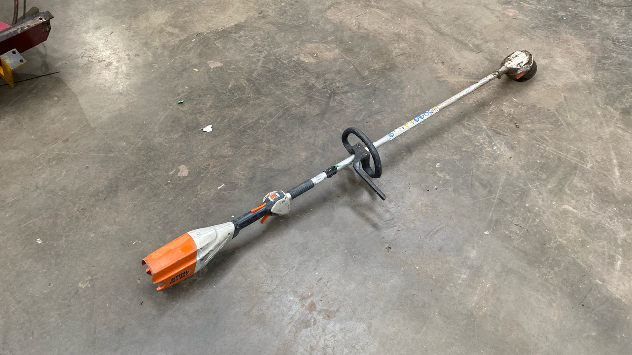 STIHL FSA90R STRIMMER * NO MOTOR* - معدات الانشاءات: صورة 2 STIHL FSA90R STRIMMER * NO MOTOR* - معدات الانشاءات: صورة 2