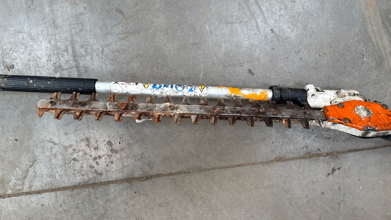STIHL HEDGE CUTTER - معدات الانشاءات: صورة 5 STIHL HEDGE CUTTER - معدات الانشاءات: صورة 5