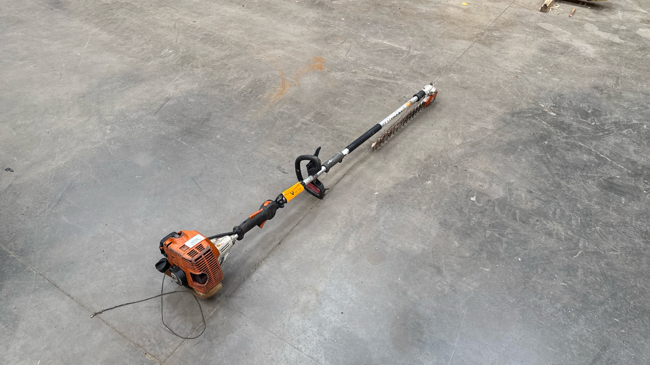 STIHL HEDGE CUTTER - معدات الانشاءات: صورة 4 STIHL HEDGE CUTTER - معدات الانشاءات: صورة 4