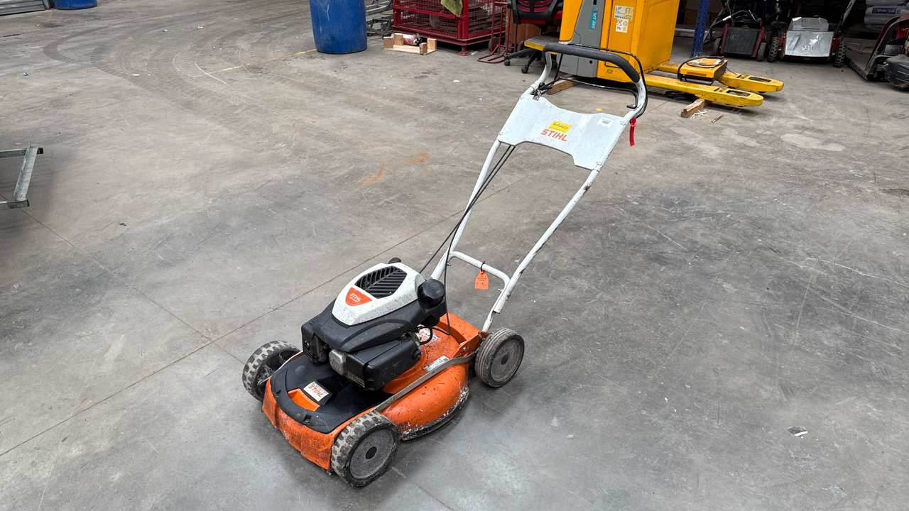 STIHL RM4 RTP - معدات الانشاءات: صورة 2 STIHL RM4 RTP - معدات الانشاءات: صورة 2