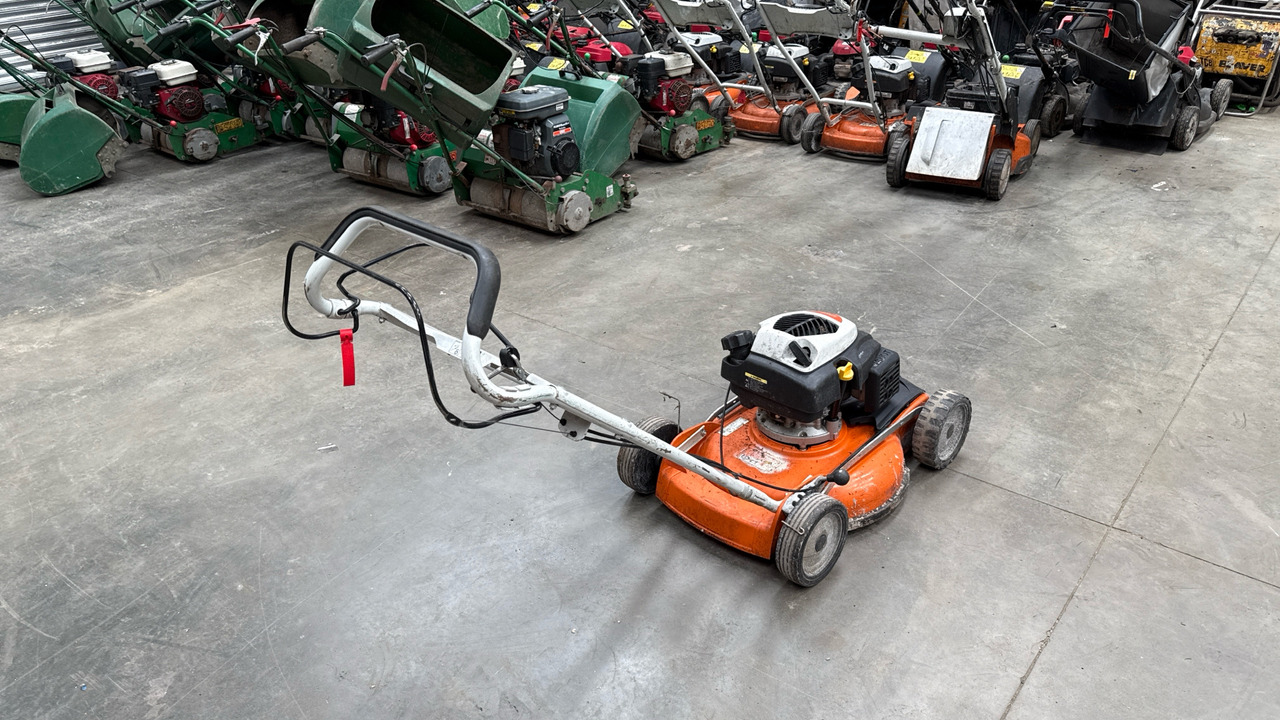 STIHL RM4 RTP - معدات الانشاءات: صورة 4 STIHL RM4 RTP - معدات الانشاءات: صورة 4