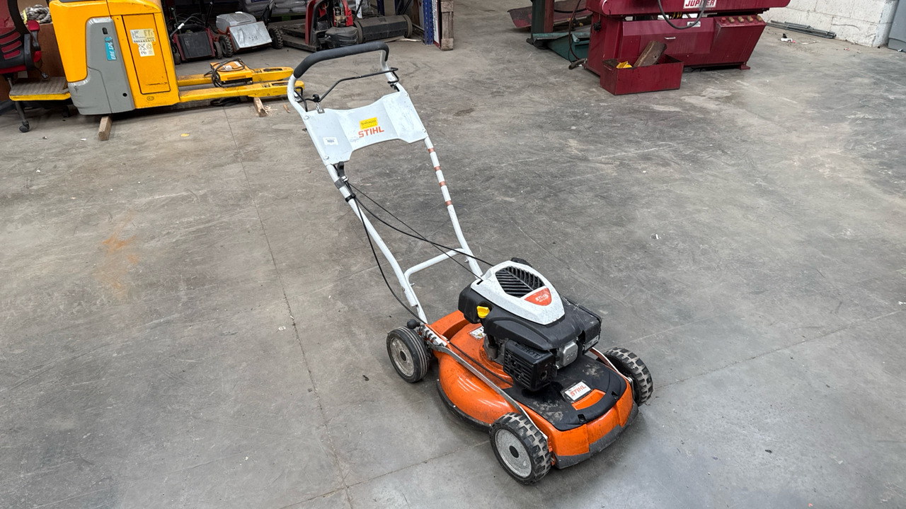 STIHL RM4 RTP - معدات الانشاءات: صورة 1 STIHL RM4 RTP - معدات الانشاءات: صورة 1