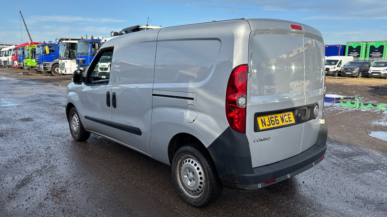 VAUXHALL COMBO 2300 1.3 CDTI 16V ecoFLEX - فان المدمجة: صورة 3 VAUXHALL COMBO 2300 1.3 CDTI 16V ecoFLEX - فان المدمجة: صورة 3