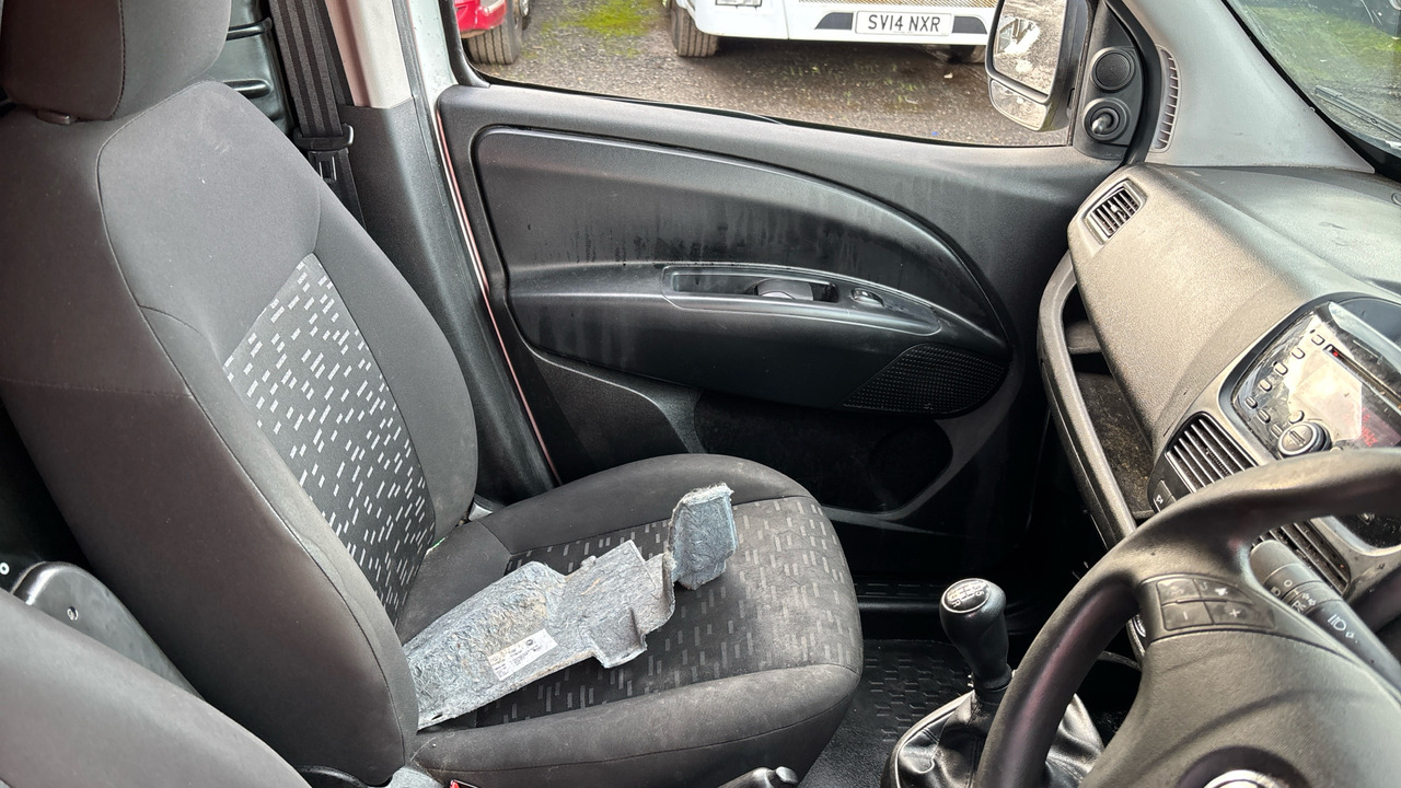 VAUXHALL COMBO 2300 1.3 CDTI 16V ecoFLEX - فان المدمجة: صورة 5 VAUXHALL COMBO 2300 1.3 CDTI 16V ecoFLEX - فان المدمجة: صورة 5