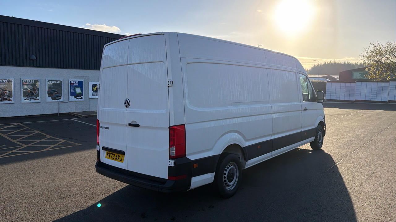 VOLKSWAGEN CRAFTER CR35 2.0 TDI 140PS STARTLINE - فان: صورة 4 VOLKSWAGEN CRAFTER CR35 2.0 TDI 140PS STARTLINE - فان: صورة 4