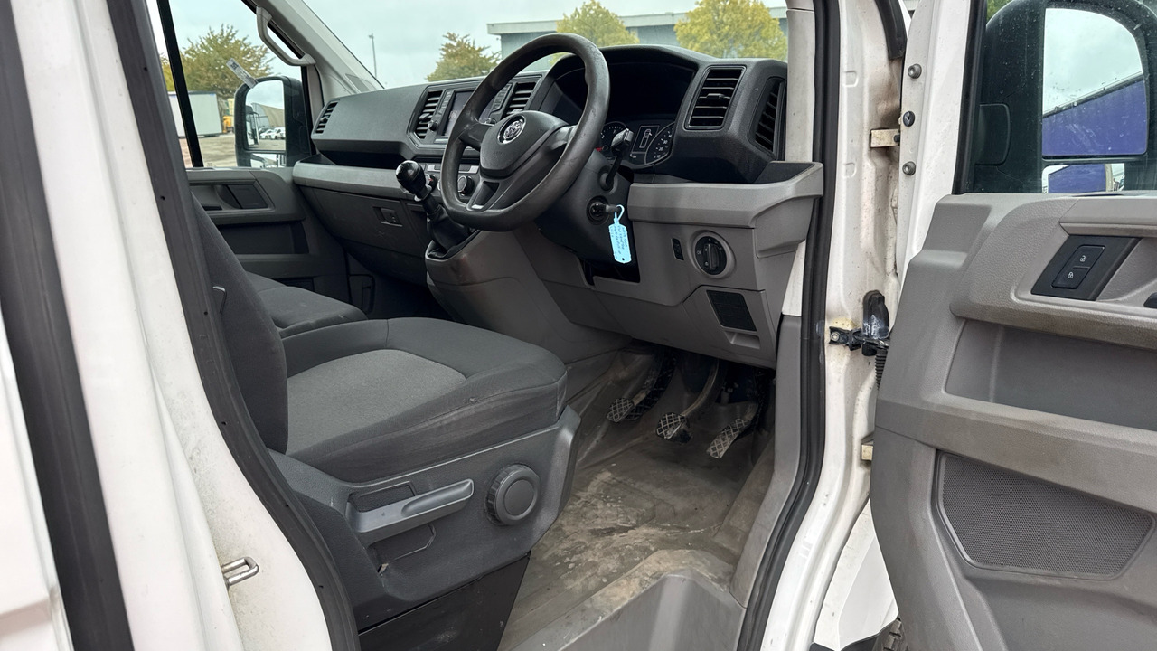 VOLKSWAGEN CRAFTER CR35 2.0 TDI 140PS - شاحنة توصيل مفتوحة: صورة 5 VOLKSWAGEN CRAFTER CR35 2.0 TDI 140PS - شاحنة توصيل مفتوحة: صورة 5