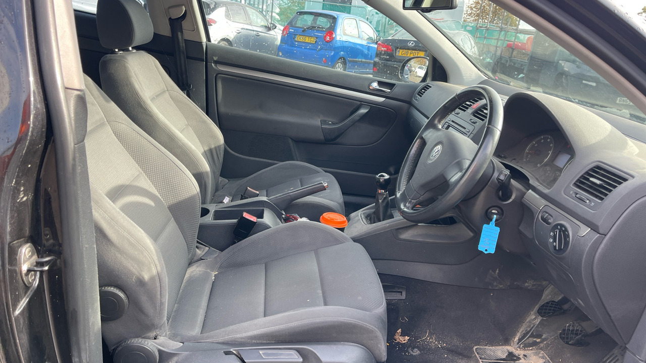 VOLKSWAGEN GOLF 2.0 GT FSI - هاتشباك: صورة 5 VOLKSWAGEN GOLF 2.0 GT FSI - هاتشباك: صورة 5