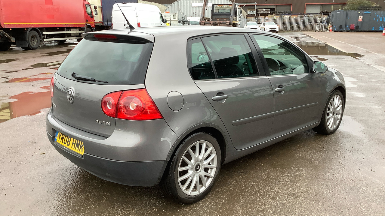 VOLKSWAGEN GOLF GT 2.0 TDI 140PS - هاتشباك: صورة 4 VOLKSWAGEN GOLF GT 2.0 TDI 140PS - هاتشباك: صورة 4