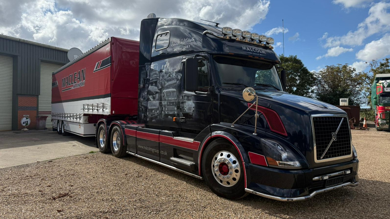 VOLVO VNL - مقطورة السحب: صورة 1 VOLVO VNL - مقطورة السحب: صورة 1