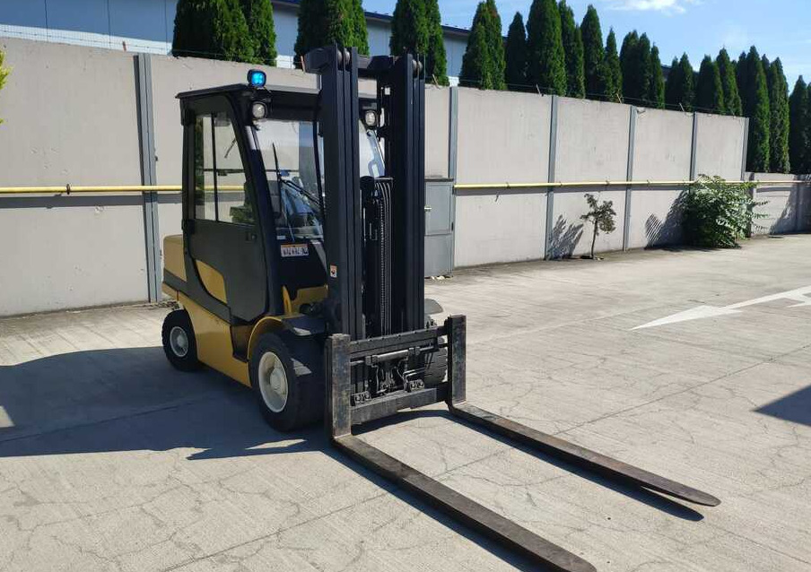 Yale GDP35VX - رافعة شوكية ديزل: صورة 2 Yale GDP35VX - رافعة شوكية ديزل: صورة 2