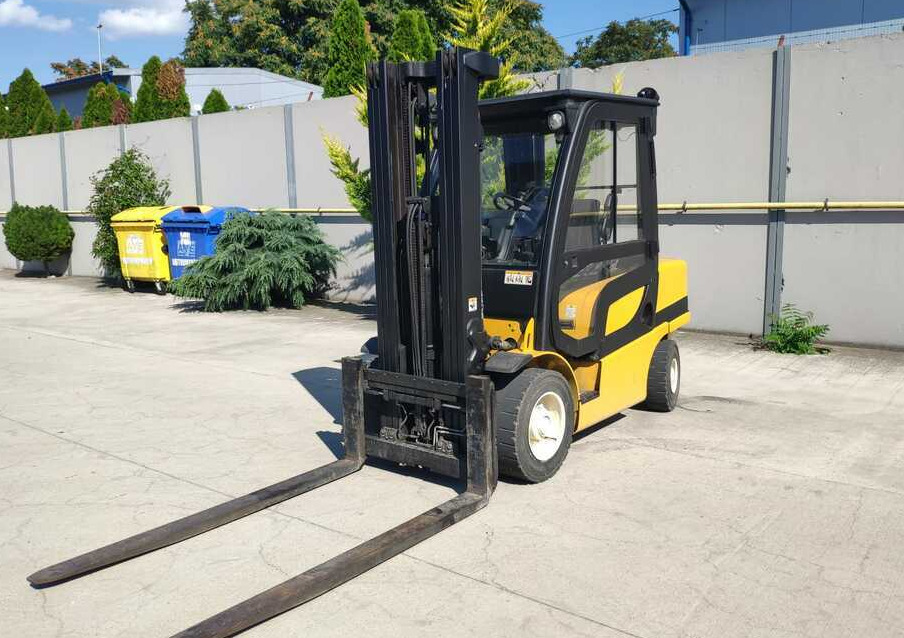 Yale GDP35VX - رافعة شوكية ديزل: صورة 1 Yale GDP35VX - رافعة شوكية ديزل: صورة 1