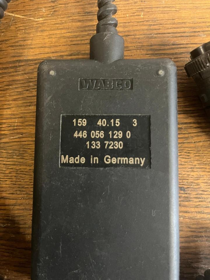 DAF Bediengerät Fernbedienung Luftfederung WABCO 4460561290 - وحدة إي سي يو - شاحنة: صورة 3 DAF Bediengerät Fernbedienung Luftfederung WABCO 4460561290 - وحدة إي سي يو - شاحنة: صورة 3