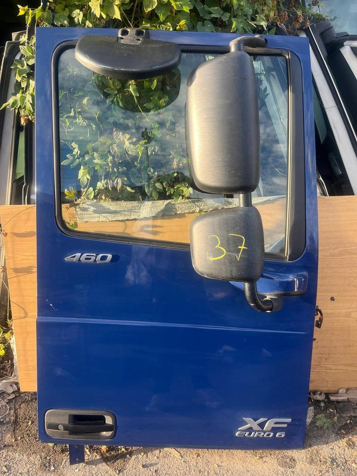 DAF XF 460 EU6 Beifahrertür Blau Rechts Spiegel Innenverkleidung - باب و قطع الغيار - شاحنة: صورة 1 DAF XF 460 EU6 Beifahrertür Blau Rechts Spiegel Innenverkleidung - باب و قطع الغيار - شاحنة: صورة 1