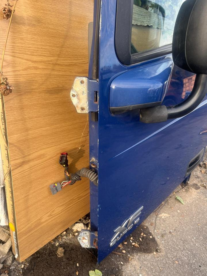 DAF XF 460 EU6 Fahrertür Blau Links Spiegel Innenverkleidung - باب و قطع الغيار - شاحنة: صورة 5 DAF XF 460 EU6 Fahrertür Blau Links Spiegel Innenverkleidung - باب و قطع الغيار - شاحنة: صورة 5