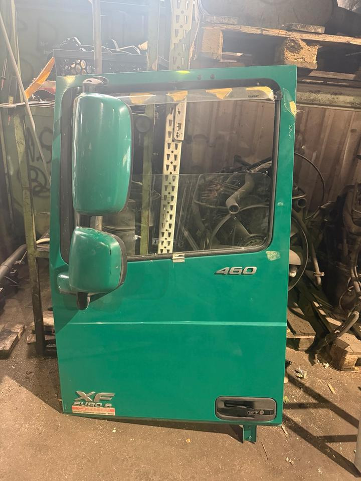 DAF XF 460 EU6 Fahrertür Grün Links Spiegel Innenverkleidung - باب و قطع الغيار - شاحنة: صورة 1 DAF XF 460 EU6 Fahrertür Grün Links Spiegel Innenverkleidung - باب و قطع الغيار - شاحنة: صورة 1