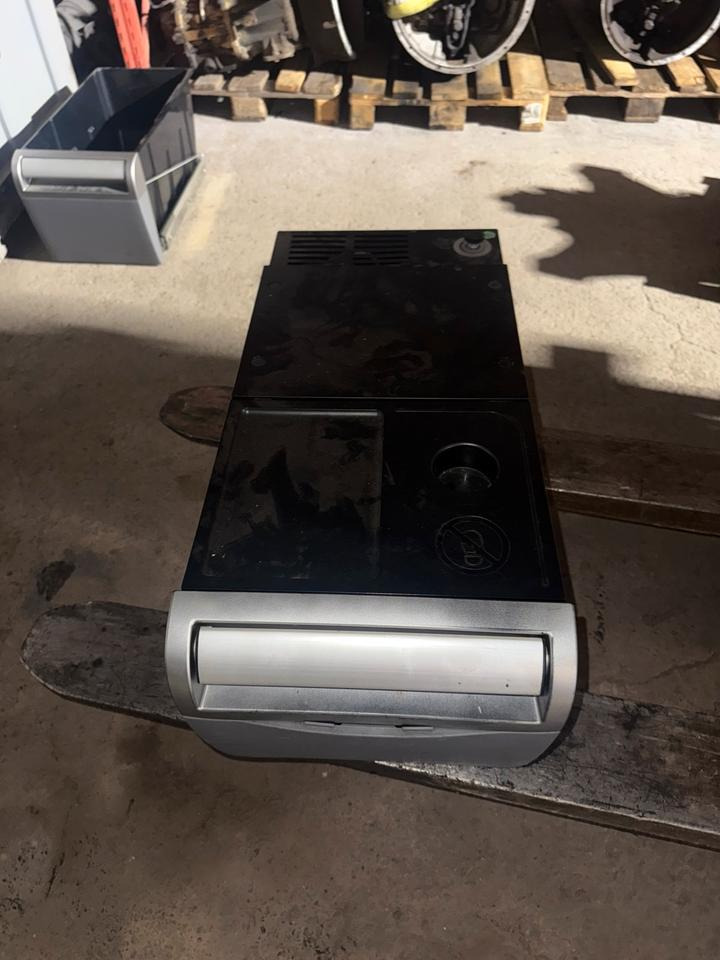 DAF XF 460 Euro 6 Kühlschrank 2019771 - الكابينة والداخلية - شاحنة: صورة 1 DAF XF 460 Euro 6 Kühlschrank 2019771 - الكابينة والداخلية - شاحنة: صورة 1