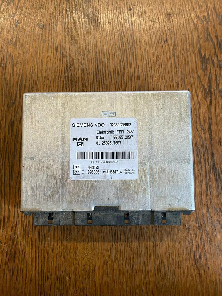 Elektronik FFR SIEMENS VDO Steuergerät MAN 81.25805.7067 - وحدة إي سي يو - شاحنة: صورة 1 Elektronik FFR SIEMENS VDO Steuergerät MAN 81.25805.7067 - وحدة إي سي يو - شاحنة: صورة 1