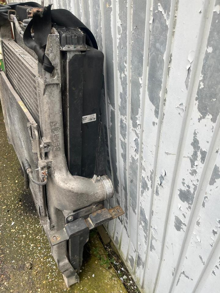 IVECO Stralis Kühlerpaket Wasserkühler Radiator Kühler 41214781 - مشعاع - شاحنة: صورة 2 IVECO Stralis Kühlerpaket Wasserkühler Radiator Kühler 41214781 - مشعاع - شاحنة: صورة 2