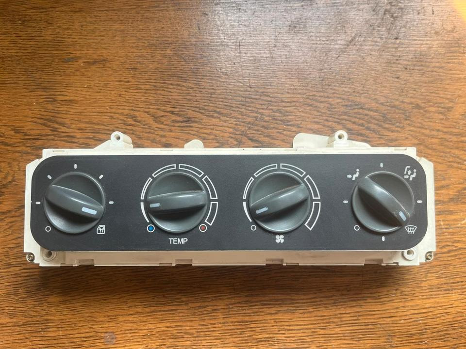 MAN Heizungsbedienung Klimabedienteil 81619906072 - الكابينة والداخلية - شاحنة: صورة 2 MAN Heizungsbedienung Klimabedienteil 81619906072 - الكابينة والداخلية - شاحنة: صورة 2