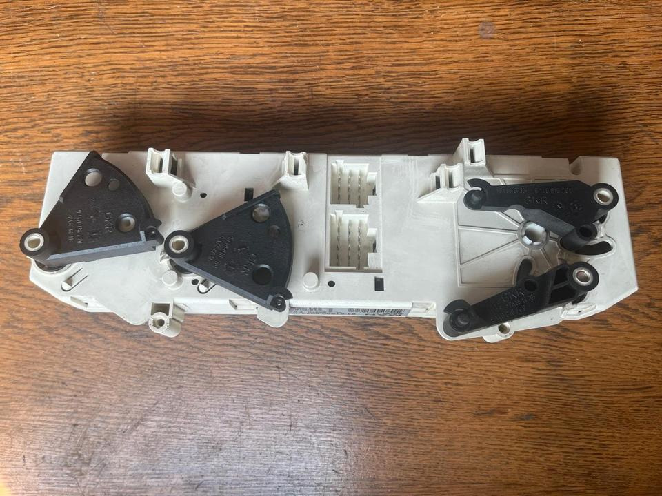 MAN Heizungsbedienung Klimabedienteil 81619906072 - الكابينة والداخلية - شاحنة: صورة 5 MAN Heizungsbedienung Klimabedienteil 81619906072 - الكابينة والداخلية - شاحنة: صورة 5