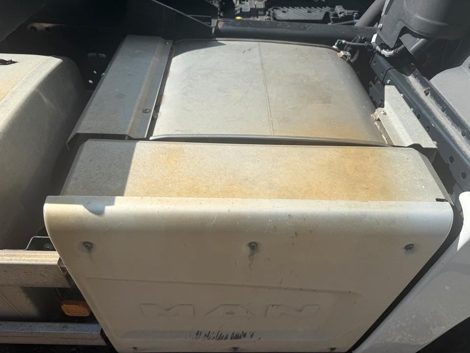 MAN TGX EU6 Katalysator / Auspuff 81.151036131 - محول حفاز - شاحنة: صورة 2 MAN TGX EU6 Katalysator / Auspuff 81.151036131 - محول حفاز - شاحنة: صورة 2