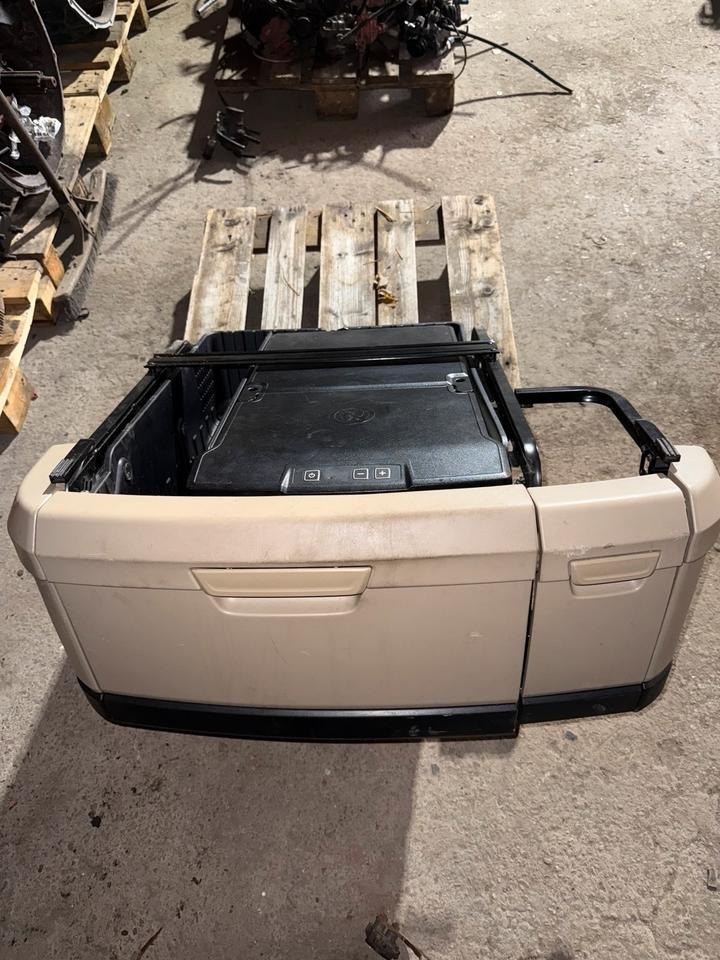 MAN TGX Kühlbox / Kühlschrank 81.63910-6163 - الكابينة والداخلية - شاحنة: صورة 1 MAN TGX Kühlbox / Kühlschrank 81.63910-6163 - الكابينة والداخلية - شاحنة: صورة 1