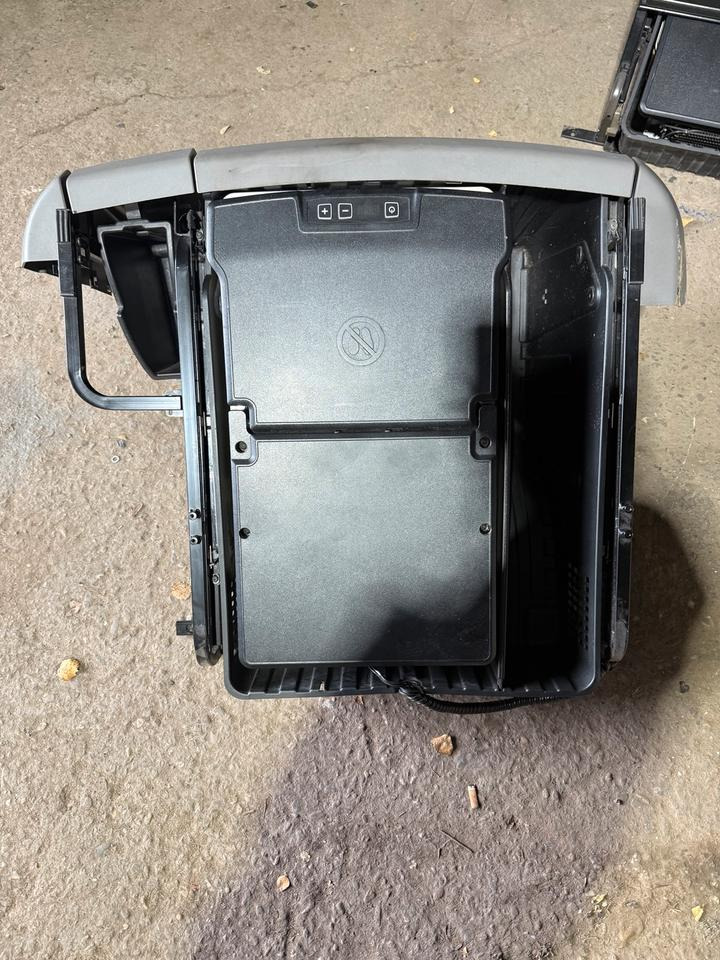 MAN TGX Kühlbox / Kühlschrank 81..63910-6171 - الكابينة والداخلية - شاحنة: صورة 2 MAN TGX Kühlbox / Kühlschrank 81..63910-6171 - الكابينة والداخلية - شاحنة: صورة 2