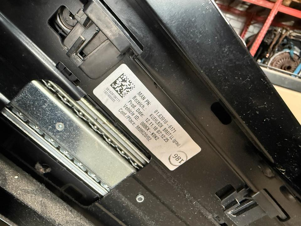 MAN TGX Kühlbox / Kühlschrank 81..63910-6171 - الكابينة والداخلية - شاحنة: صورة 4 MAN TGX Kühlbox / Kühlschrank 81..63910-6171 - الكابينة والداخلية - شاحنة: صورة 4