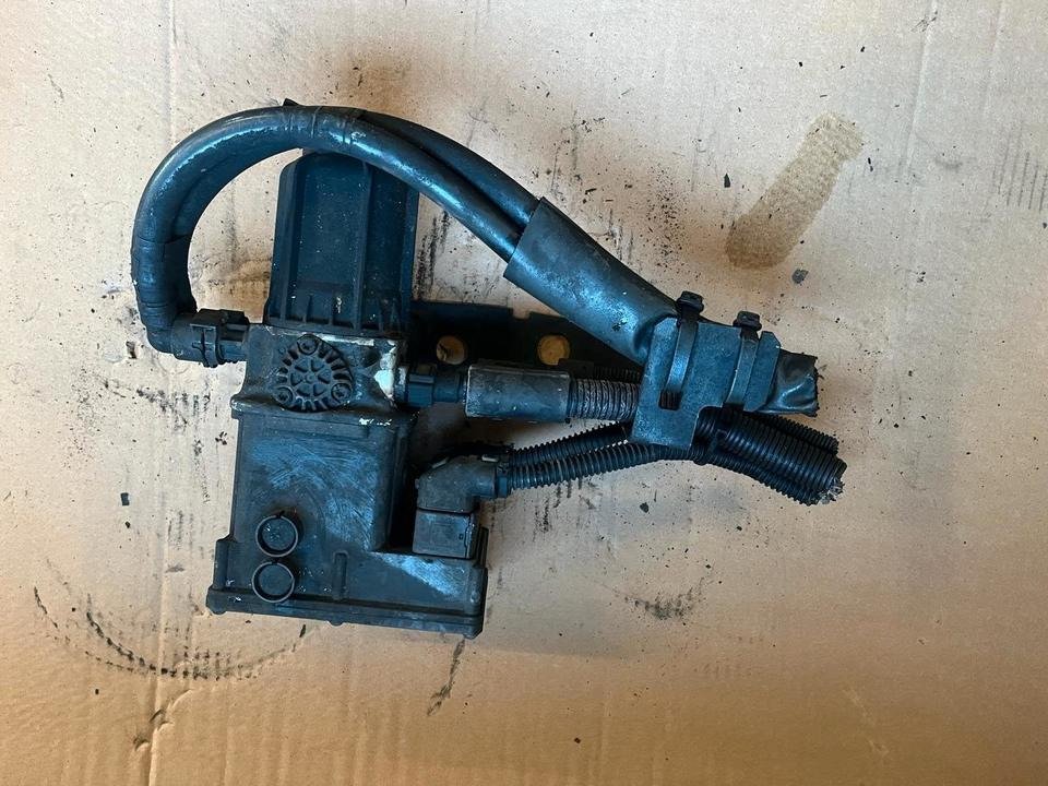 Mercedes Actros MP4 AdBlue Pumpe A0001403378 - مضخة الوقود - شاحنة: صورة 1 Mercedes Actros MP4 AdBlue Pumpe A0001403378 - مضخة الوقود - شاحنة: صورة 1