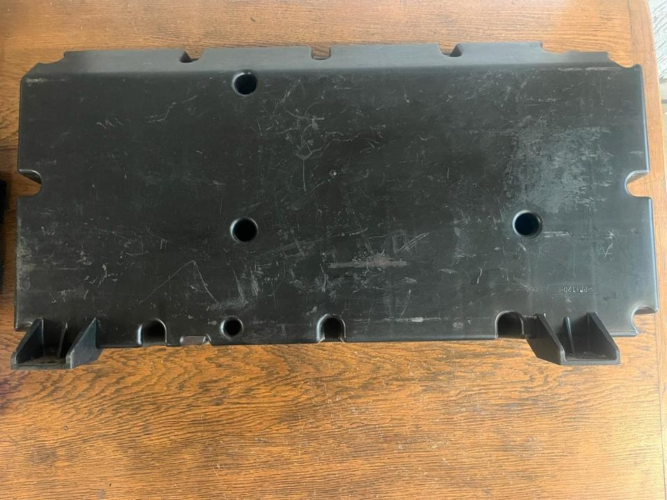 Mercedes Actros MP4 Subwoofer Soundsystem Bass A0018206202 - لوحة العدادات - شاحنة: صورة 5 Mercedes Actros MP4 Subwoofer Soundsystem Bass A0018206202 - لوحة العدادات - شاحنة: صورة 5