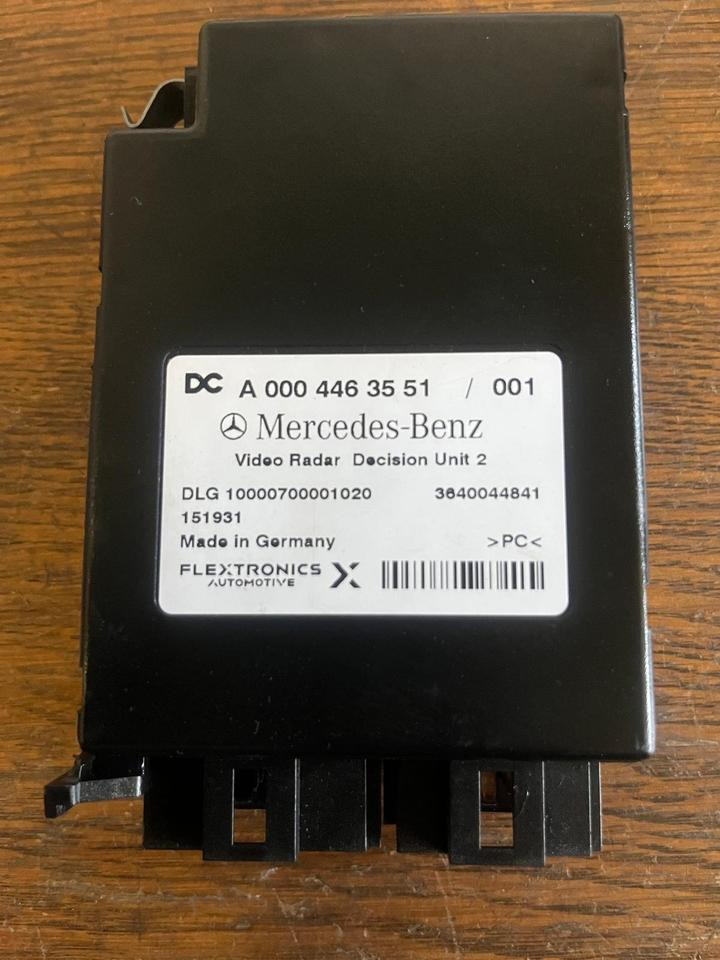 Mercedes Actros MP4 Video Radar Steuergerät A0004463551 - وحدة إي سي يو - شاحنة: صورة 3 Mercedes Actros MP4 Video Radar Steuergerät A0004463551 - وحدة إي سي يو - شاحنة: صورة 3