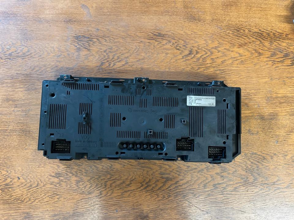 Mercedes Atego 1 Kombiinstrument Tacho A0014462921 - لوحة العدادات - شاحنة: صورة 3 Mercedes Atego 1 Kombiinstrument Tacho A0014462921 - لوحة العدادات - شاحنة: صورة 3