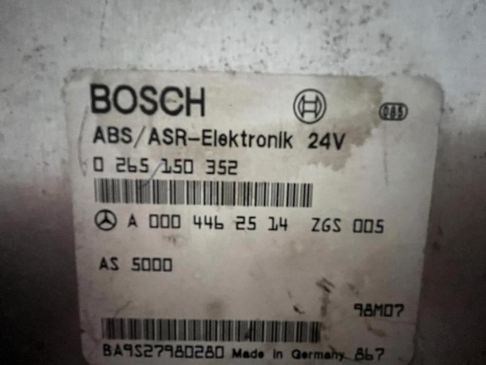 Mercedes Atego BOSCH Elektronik ABS Steuergerät A0004462514 - وحدة إي سي يو - شاحنة: صورة 2 Mercedes Atego BOSCH Elektronik ABS Steuergerät A0004462514 - وحدة إي سي يو - شاحنة: صورة 2