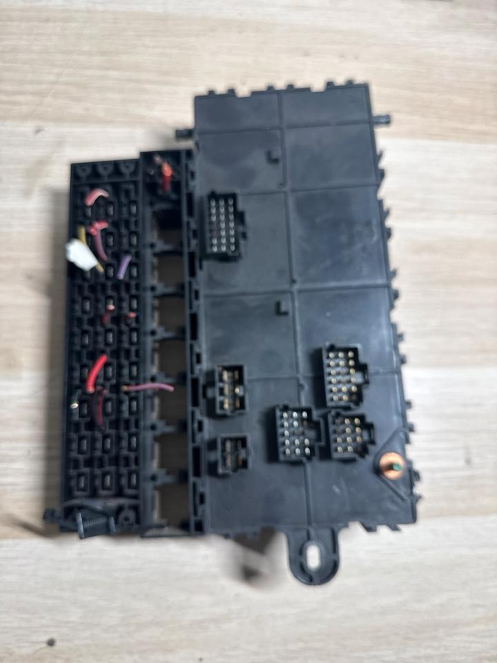 Mercedes Atego Sicherungskasten A0015432015 - النظام الكهربائي - شاحنة: صورة 4 Mercedes Atego Sicherungskasten A0015432015 - النظام الكهربائي - شاحنة: صورة 4