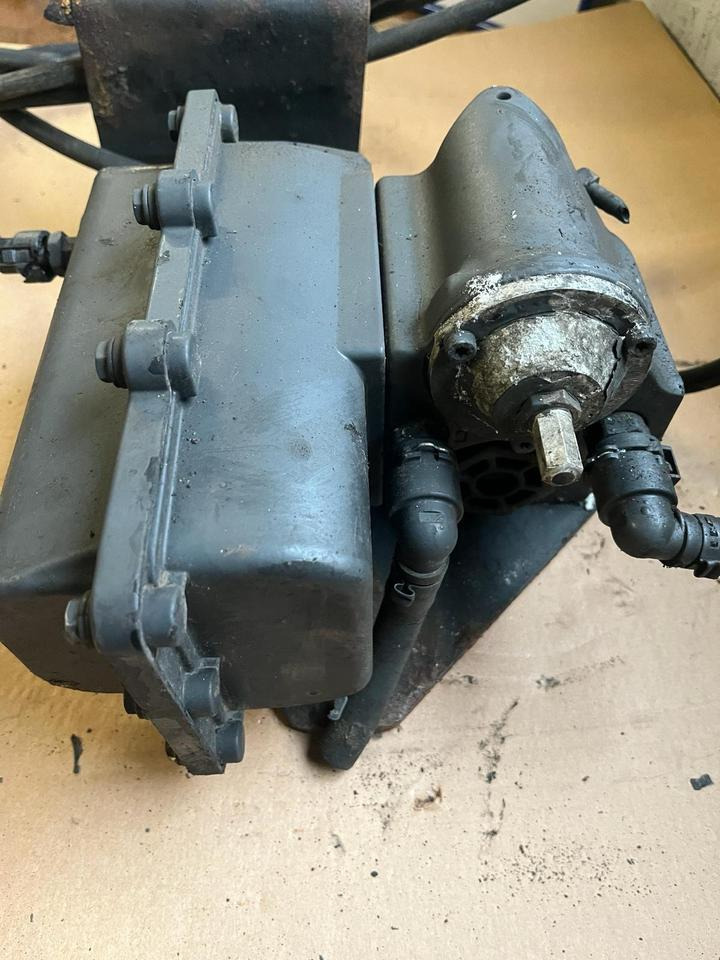 Mercedes-Benz Actros Atego EU4 EU5 AdBlue Pumpe A0001400578 - مضخة الوقود - شاحنة: صورة 3 Mercedes-Benz Actros Atego EU4 EU5 AdBlue Pumpe A0001400578 - مضخة الوقود - شاحنة: صورة 3