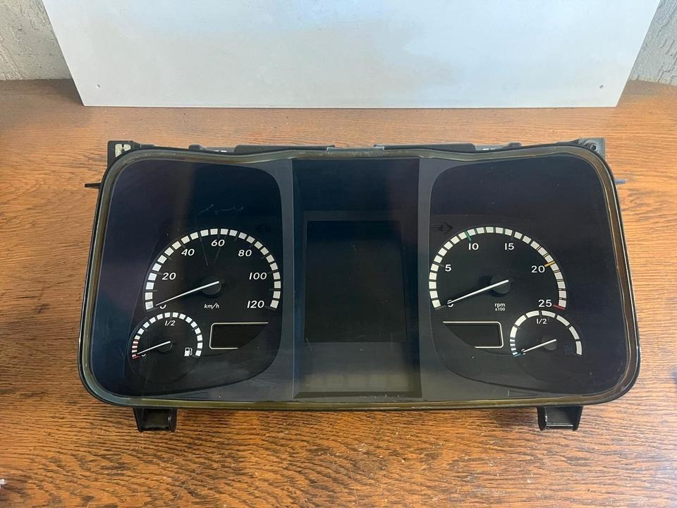 Mercedes Benz Actros MP4 Kombiinstrument / Tacho A0104464621 - لوحة العدادات - شاحنة: صورة 2 Mercedes Benz Actros MP4 Kombiinstrument / Tacho A0104464621 - لوحة العدادات - شاحنة: صورة 2