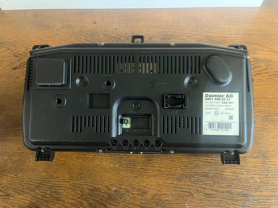 Mercedes Benz Actros MP4 Kombiinstrument / Tacho A9614466221 - لوحة العدادات - شاحنة: صورة 5 Mercedes Benz Actros MP4 Kombiinstrument / Tacho A9614466221 - لوحة العدادات - شاحنة: صورة 5