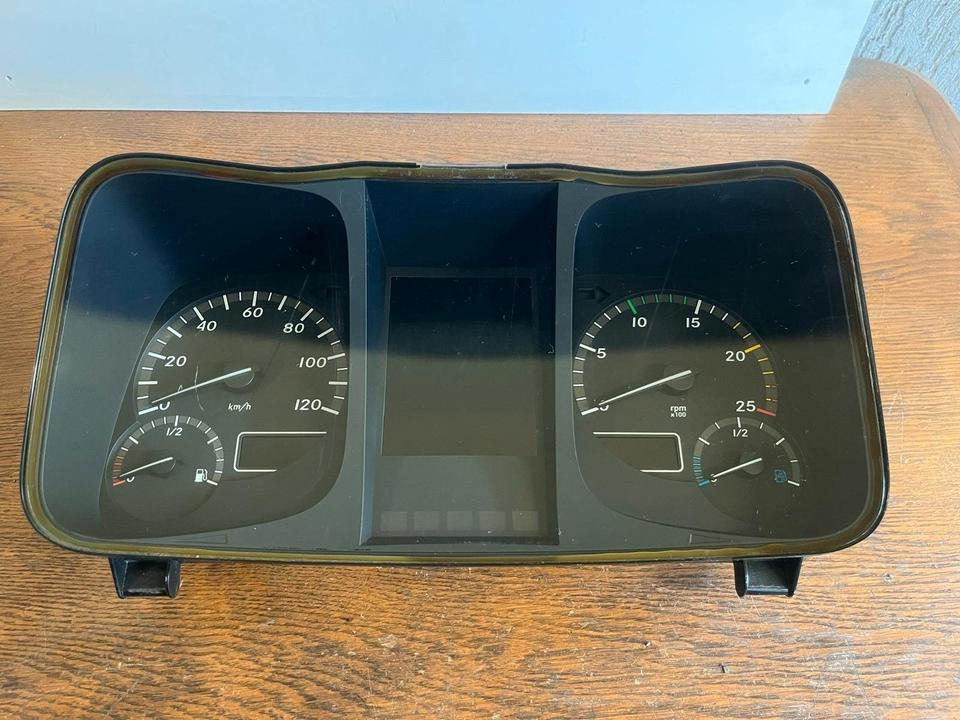 Mercedes Benz Actros MP4 Kombiinstrument / Tacho A9614467021 - لوحة العدادات - شاحنة: صورة 2 Mercedes Benz Actros MP4 Kombiinstrument / Tacho A9614467021 - لوحة العدادات - شاحنة: صورة 2