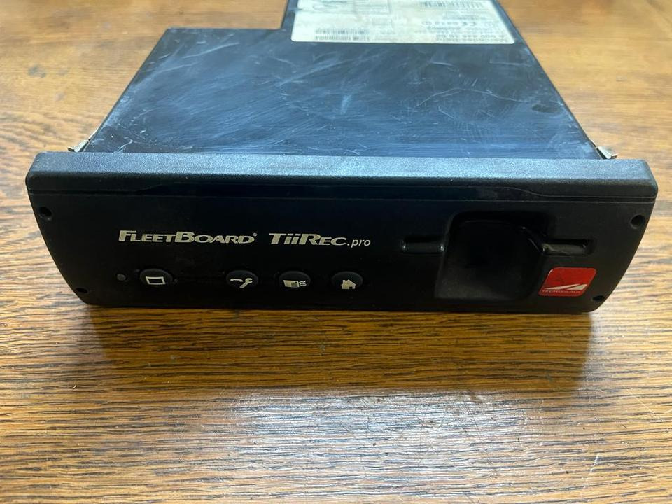 Mercedes-Benz Actros MP4 Tachograph FLEETBOARD A0004461060 - جهاز تسجيل السرعة - شاحنة: صورة 1 Mercedes-Benz Actros MP4 Tachograph FLEETBOARD A0004461060 - جهاز تسجيل السرعة - شاحنة: صورة 1