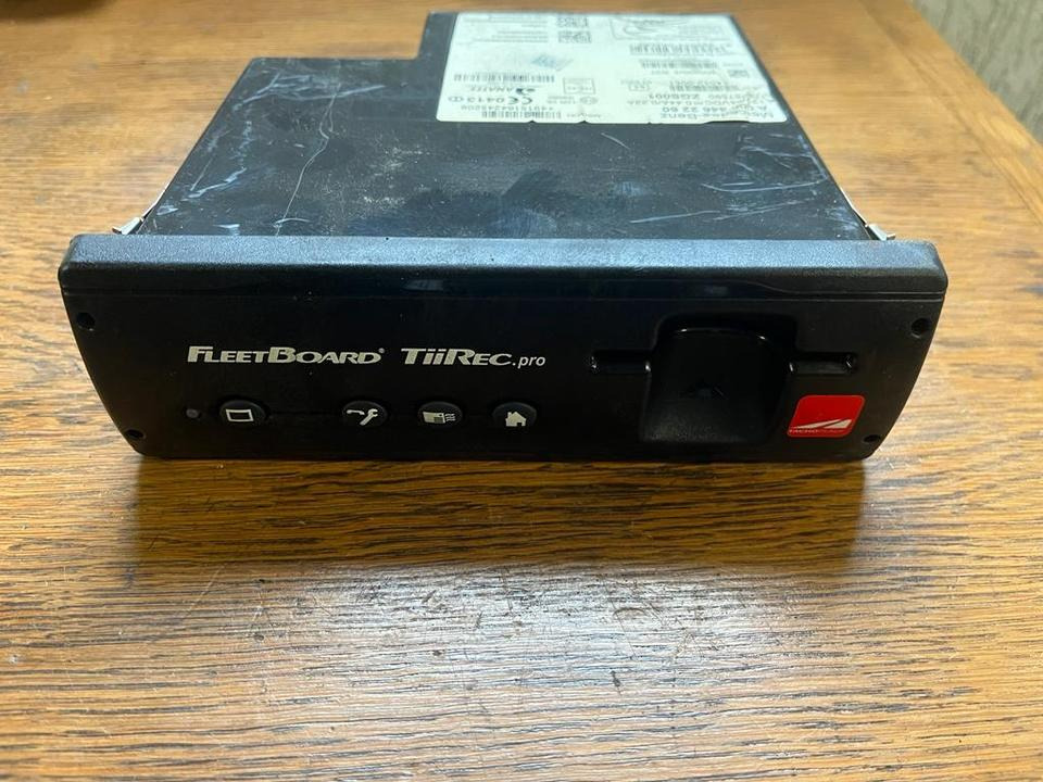 Mercedes-Benz Actros MP4 Tachograph FLEETBOARD A0004462260 - جهاز تسجيل السرعة - شاحنة: صورة 1 Mercedes-Benz Actros MP4 Tachograph FLEETBOARD A0004462260 - جهاز تسجيل السرعة - شاحنة: صورة 1